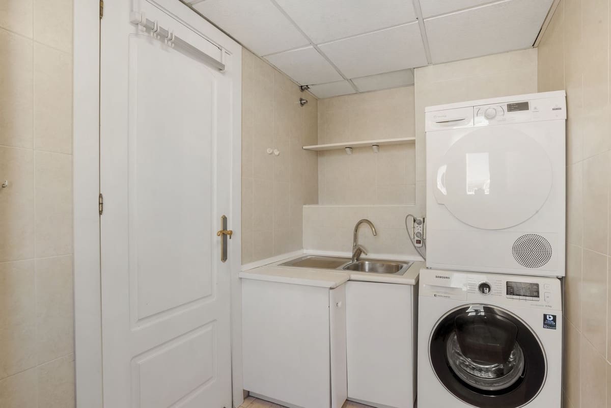 3 slaapkamer Penthouse te koop in Torremolinos met zwembad - € 980.000 (Ref: 9484079)