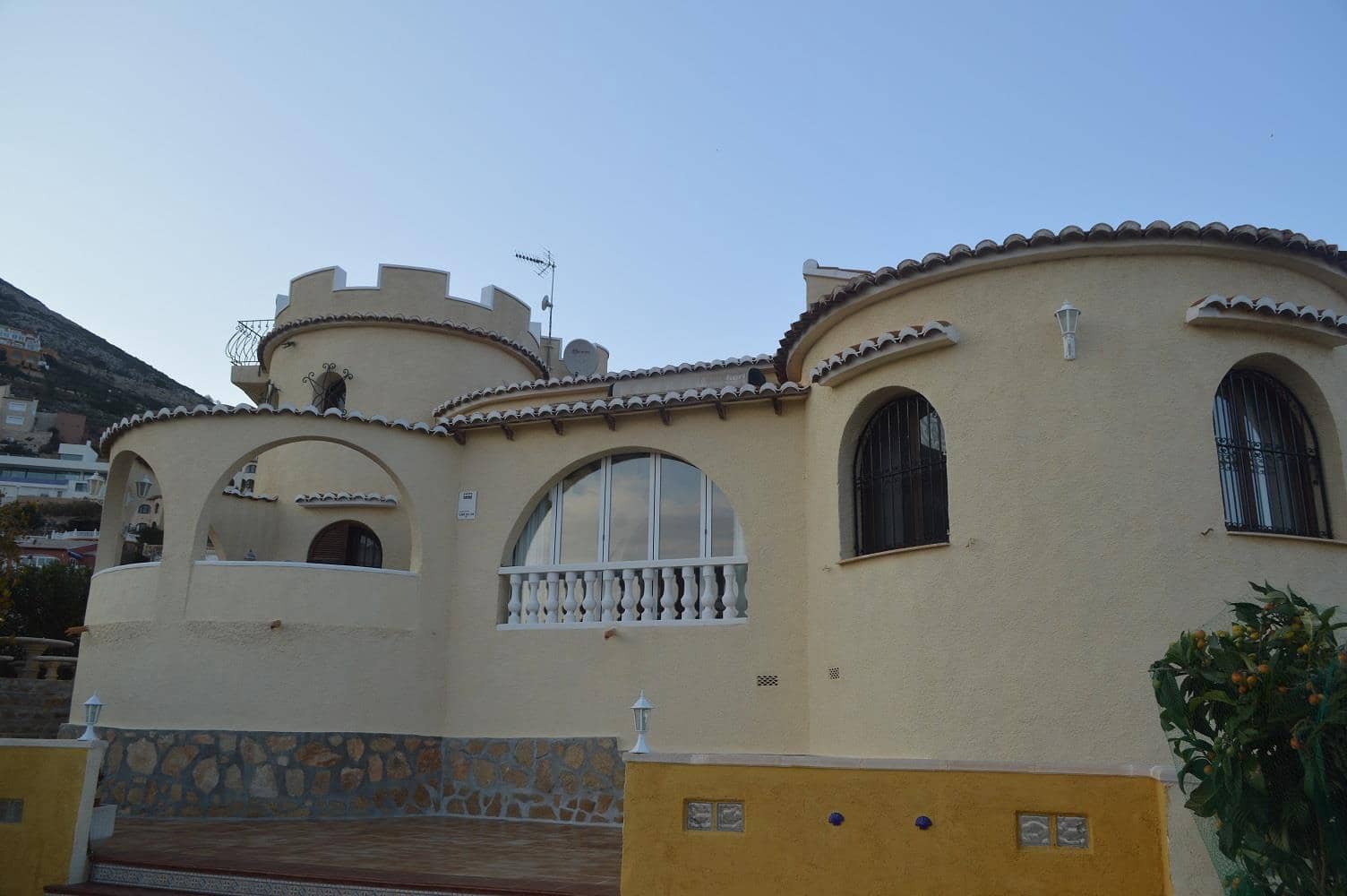 Chalet de 4 habitaciones en Benitachell / Benitatxell en venta con piscina garaje - 585.000 € (Ref: 9386330)