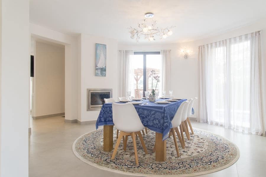 4 bedroom Villa for sale in Benitachell / Benitatxell with pool garage - € 799,000 (Ref: 9386332)