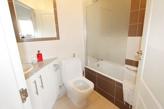 9 bedroom Commercial for sale in Moraira, Teulada-Moraira - € 699,900 (Ref: 9386333)