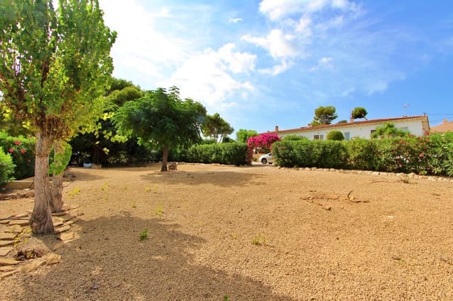 9 bedroom Commercial for sale in Moraira, Teulada-Moraira - € 699,900 (Ref: 9386333)