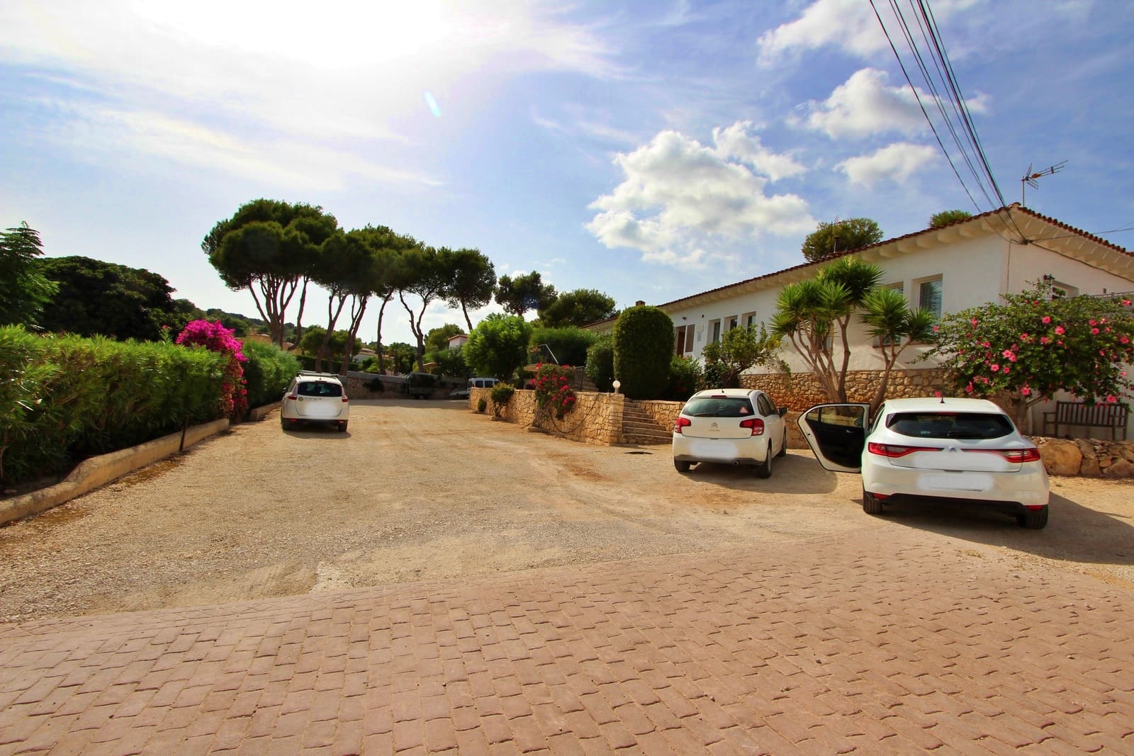 9 bedroom Commercial for sale in Moraira - € 699,900 (Ref: 9386333)