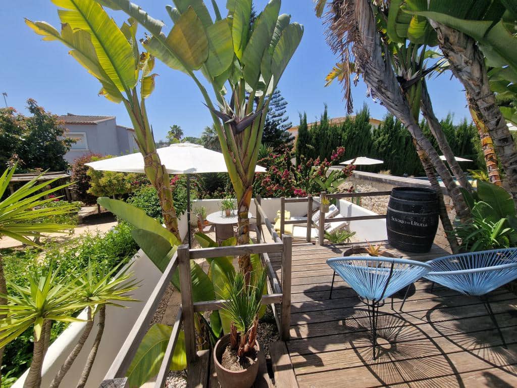 7 bedroom Villa for sale in Benissa with pool - € 1,350,000 (Ref: 9386338)