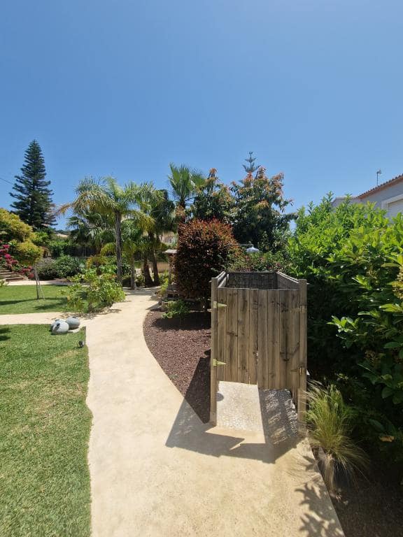 7 bedroom Villa for sale in Benissa with pool - € 1,350,000 (Ref: 9386338)