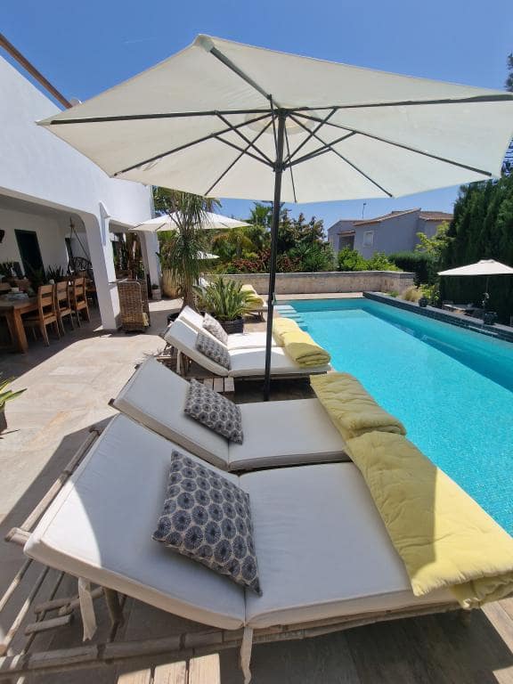 7 bedroom Villa for sale in Benissa with pool - € 1,350,000 (Ref: 9386338)