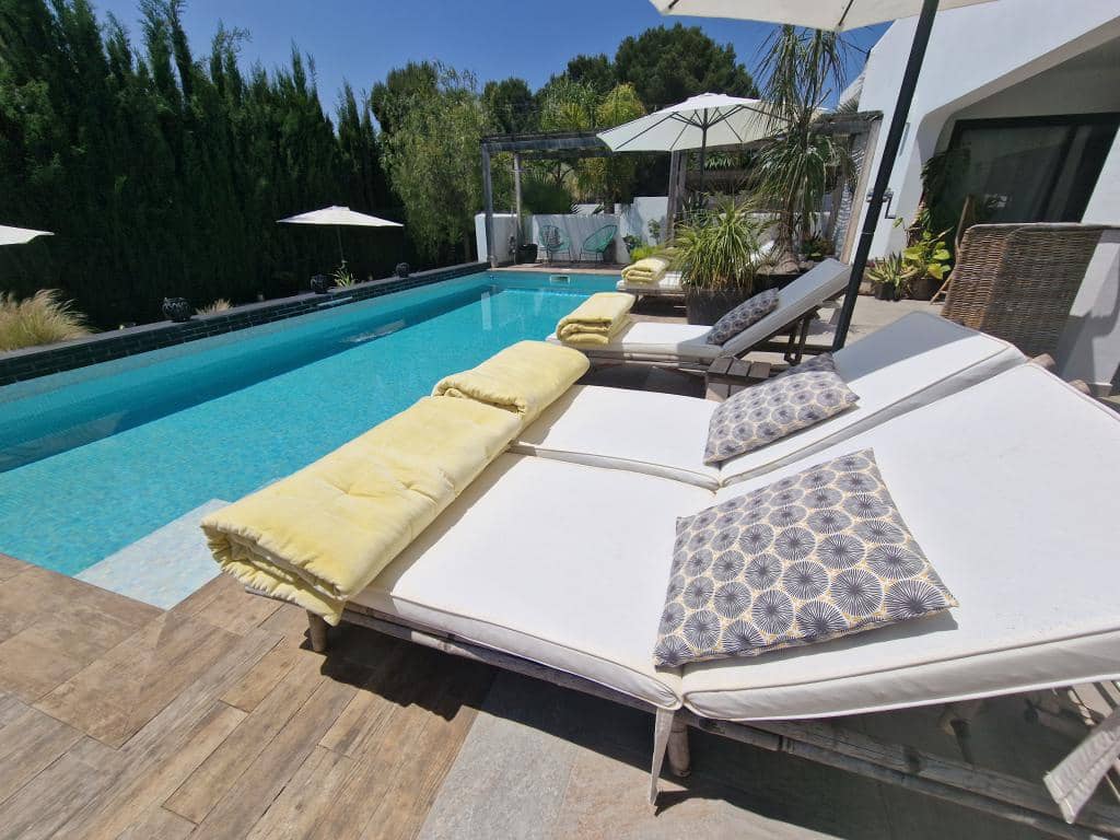 7 bedroom Villa for sale in Benissa with pool - € 1,350,000 (Ref: 9386338)