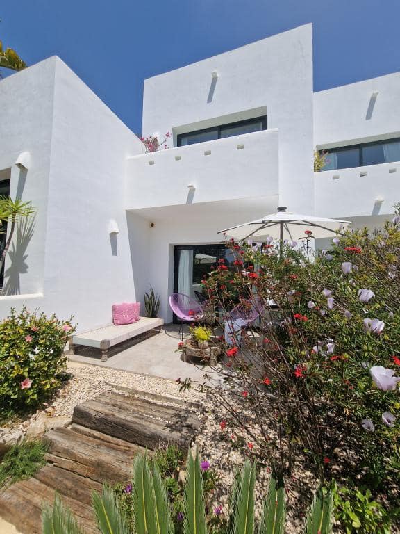 7 bedroom Villa for sale in Benissa with pool - € 1,350,000 (Ref: 9386338)