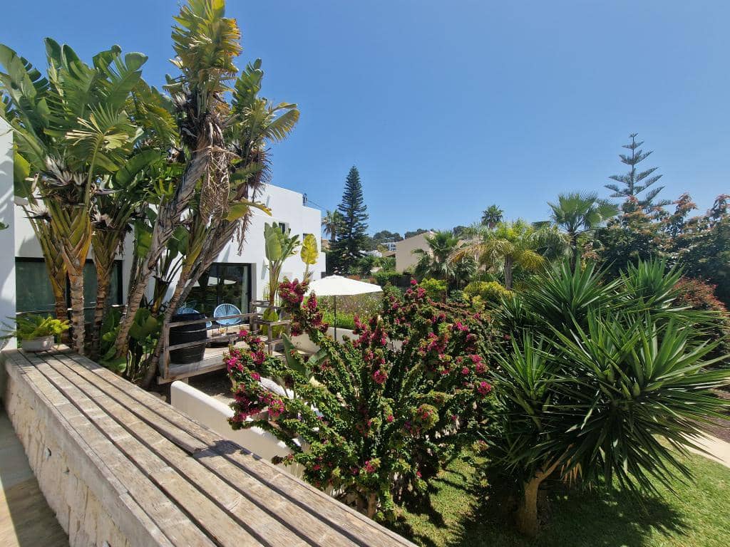 7 bedroom Villa for sale in Benissa with pool - € 1,350,000 (Ref: 9386338)