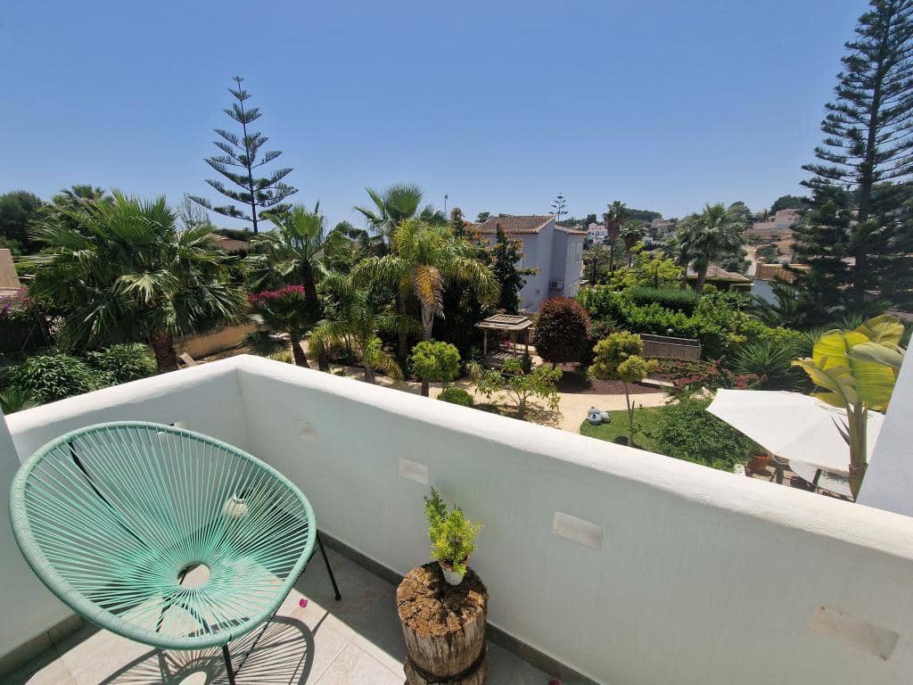 7 bedroom Villa for sale in Benissa with pool - € 1,350,000 (Ref: 9386338)