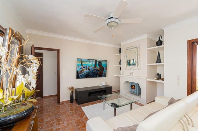 6 soverom Villa til salgs i Moraira, Teulada-Moraira med svømmebasseng garasje - € 795 000 (Ref: 9386342)