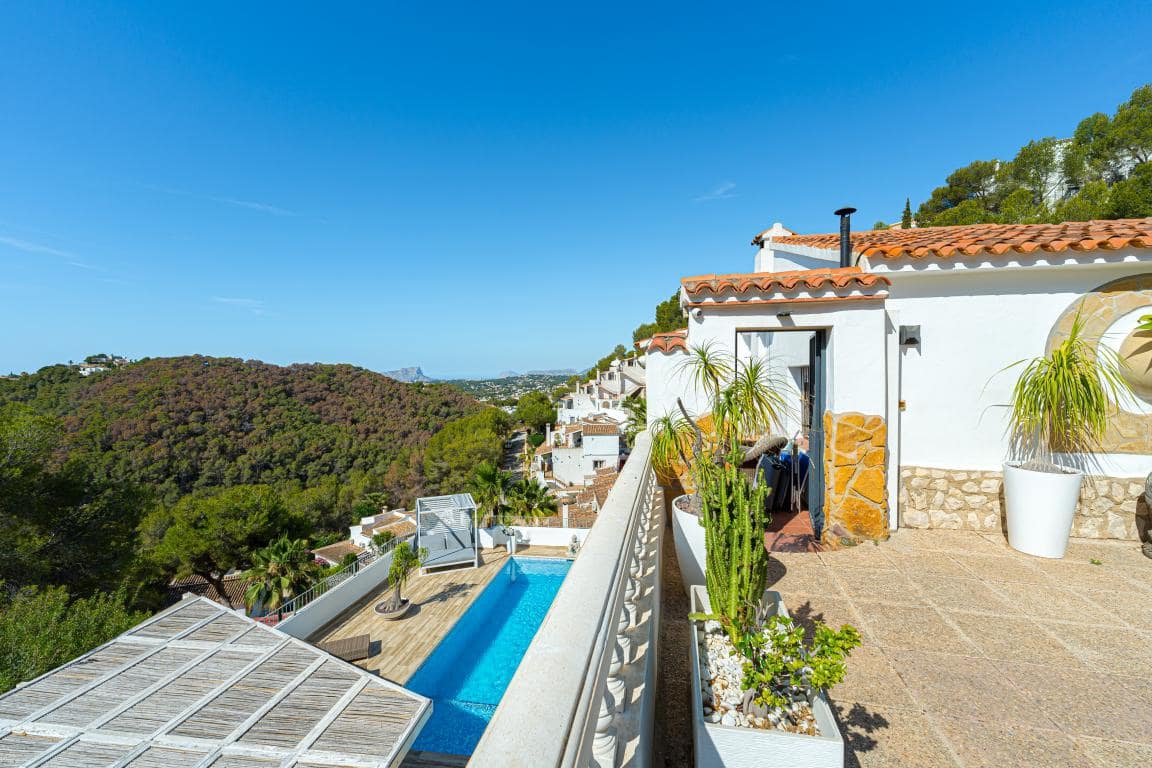 6 soverom Villa til salgs i Moraira med svømmebasseng garasje - € 795 000 (Ref: 9386342)