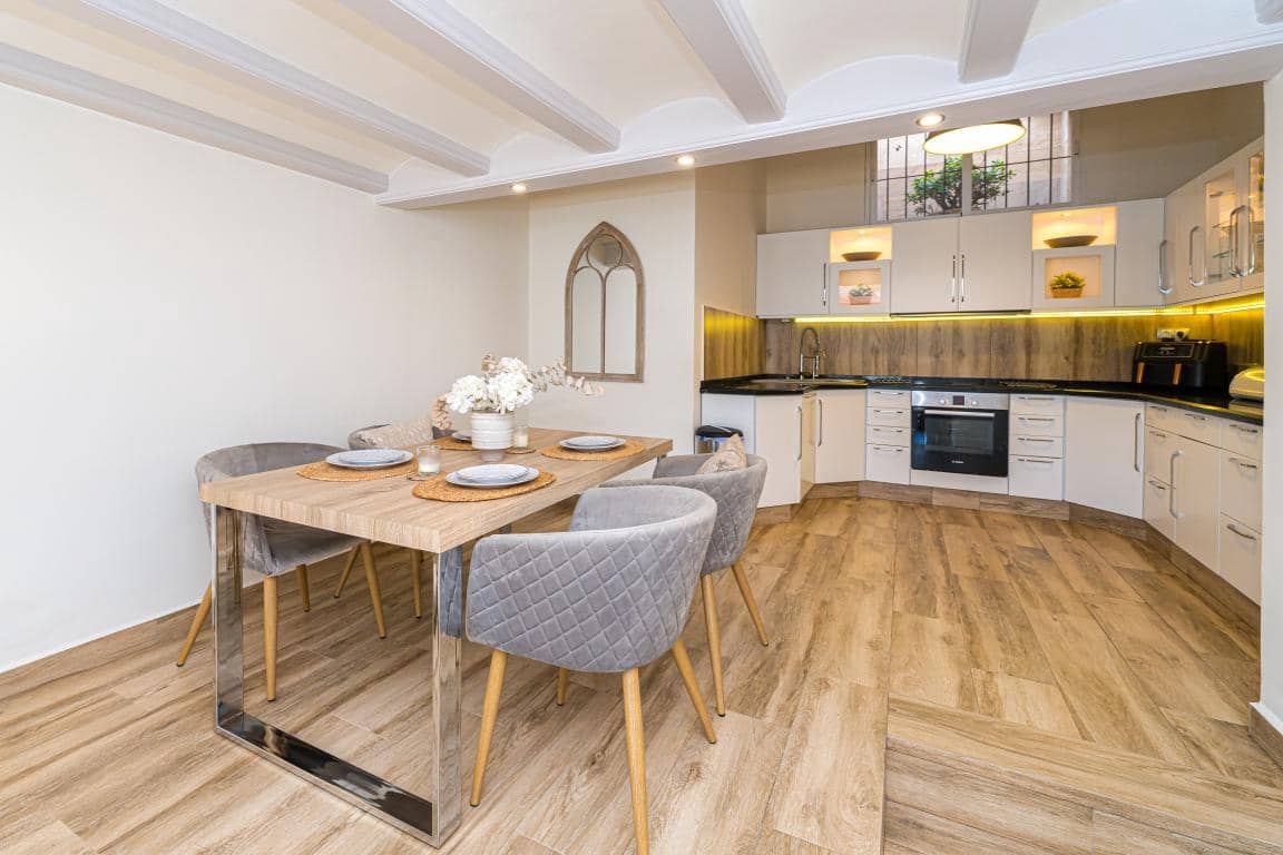 6 soverom Villa til salgs i Moraira med svømmebasseng garasje - € 795 000 (Ref: 9386342)