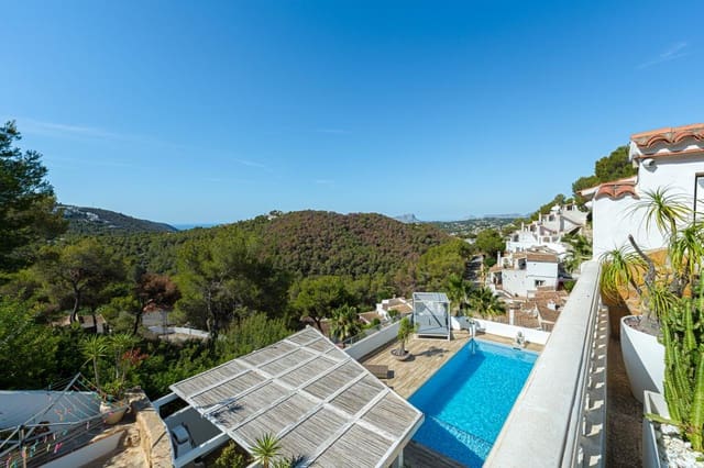 6 soverom Villa til salgs i Moraira, Teulada-Moraira med svømmebasseng garasje - € 795 000 (Ref: 9386342)