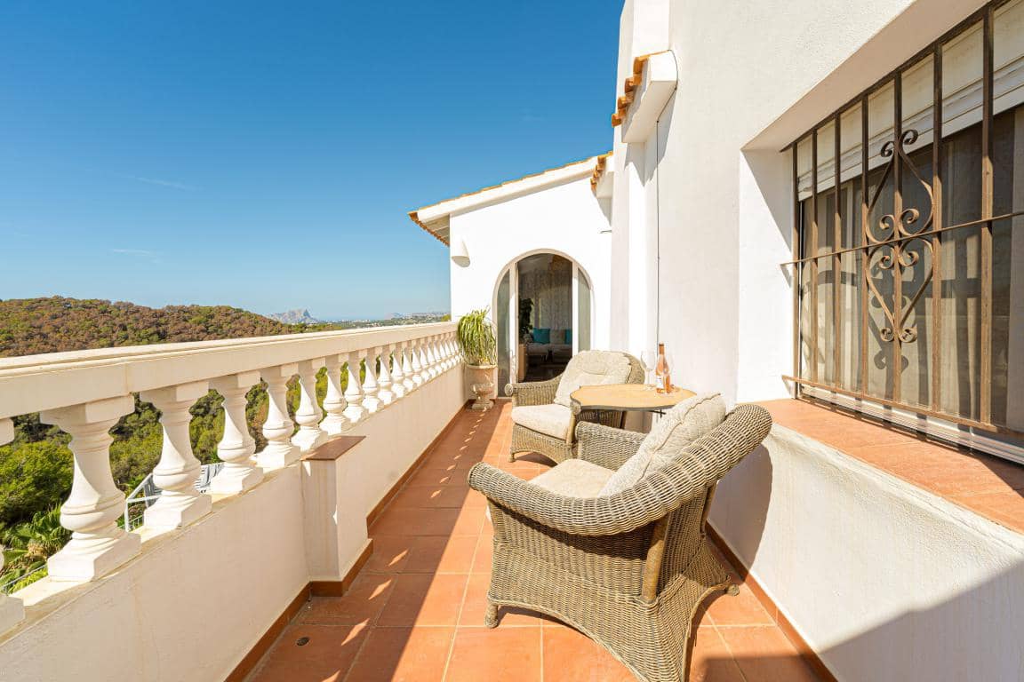 6 soverom Villa til salgs i Moraira med svømmebasseng garasje - € 795 000 (Ref: 9386342)