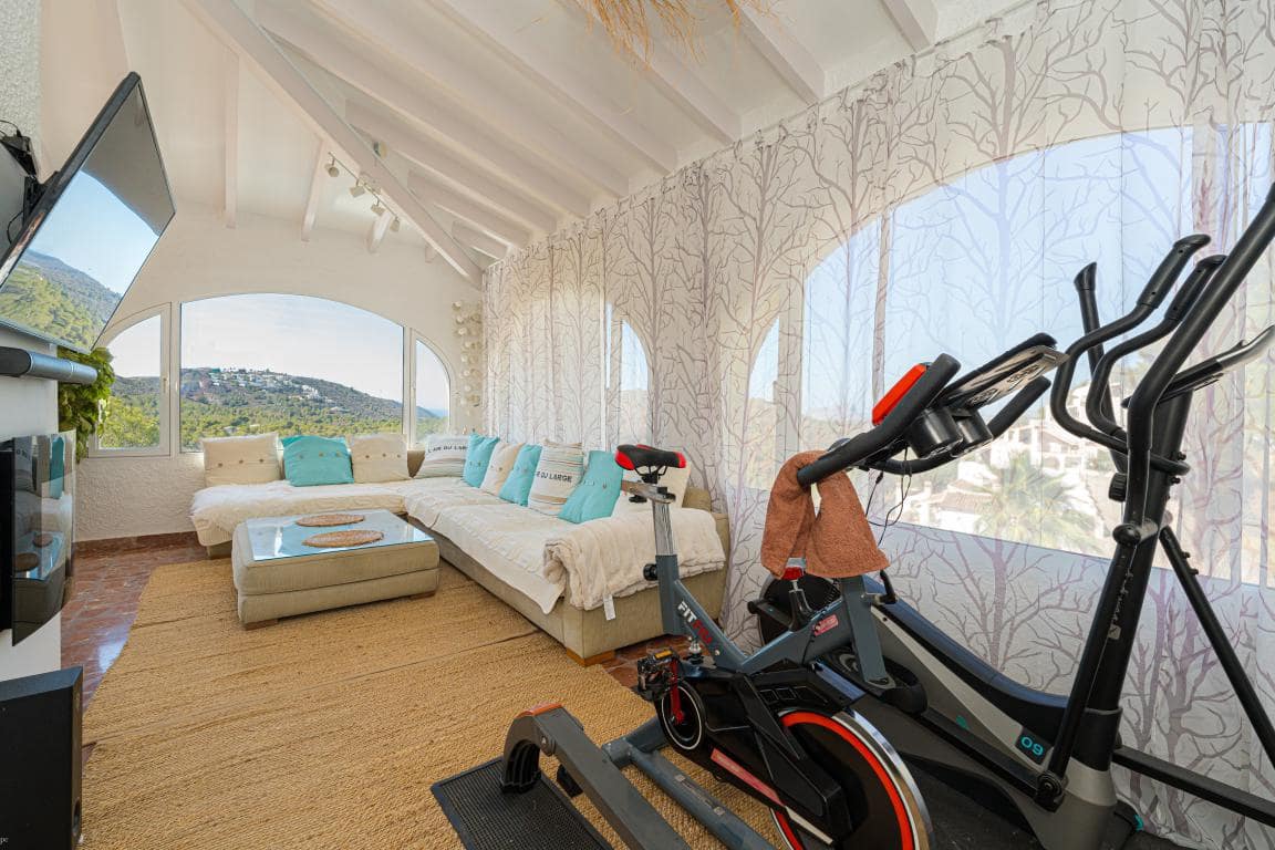 6 soverom Villa til salgs i Moraira med svømmebasseng garasje - € 795 000 (Ref: 9386342)