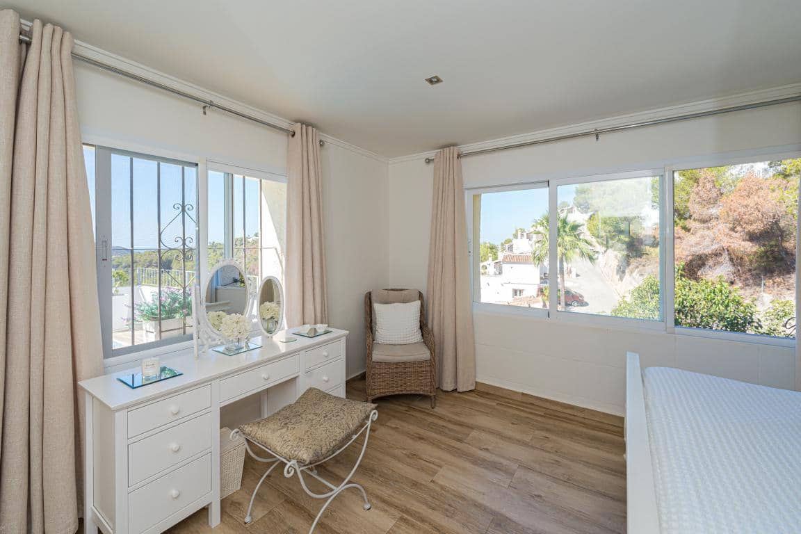 6 soverom Villa til salgs i Moraira med svømmebasseng garasje - € 795 000 (Ref: 9386342)