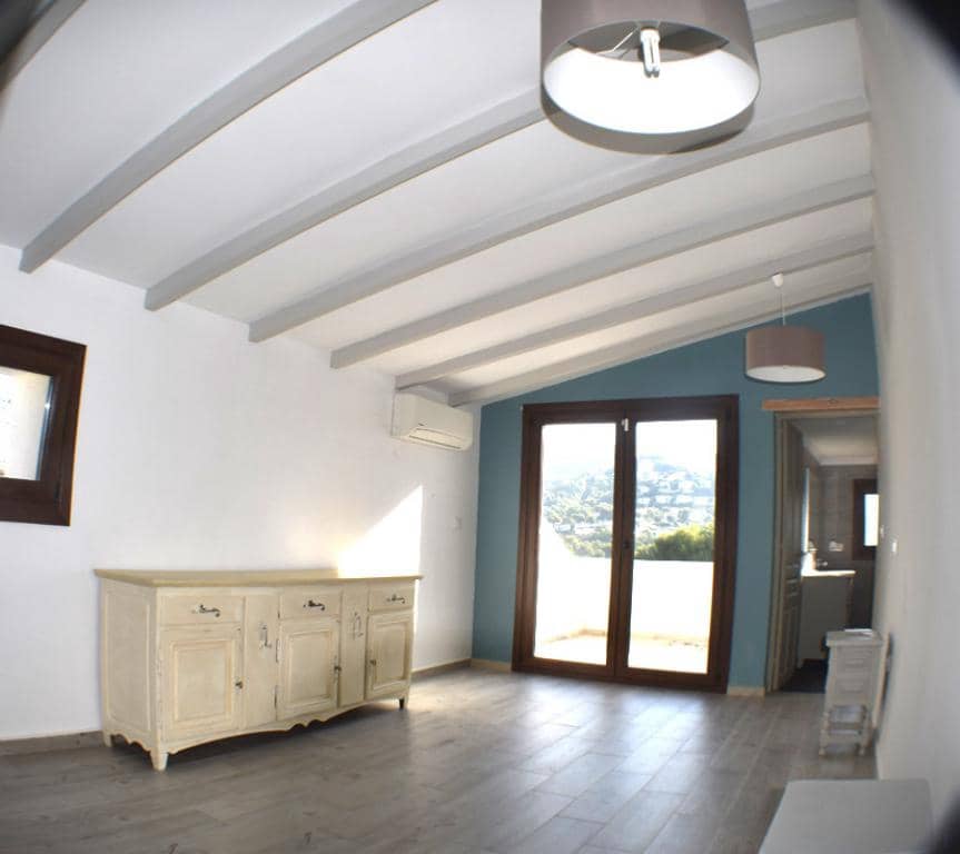 Chalet de 5 habitaciones en Moraira en venta - 595.000 € (Ref: 9386347)