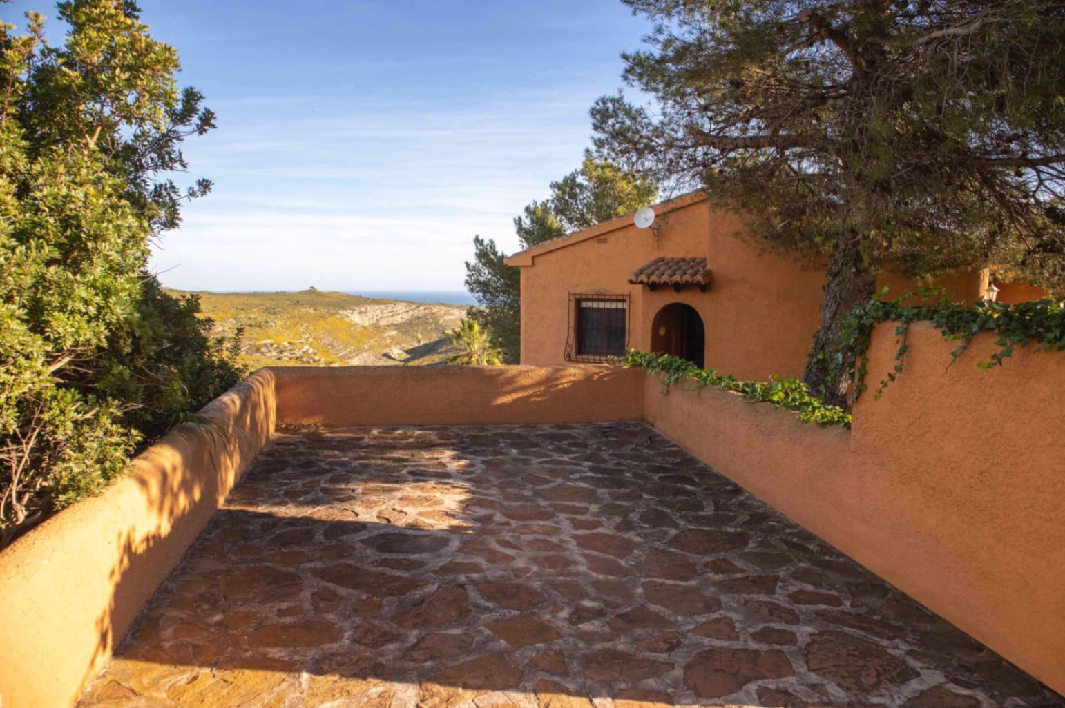 4 bedroom Villa for sale in Benitachell / Benitatxell with pool garage - € 619,000 (Ref: 9386351)