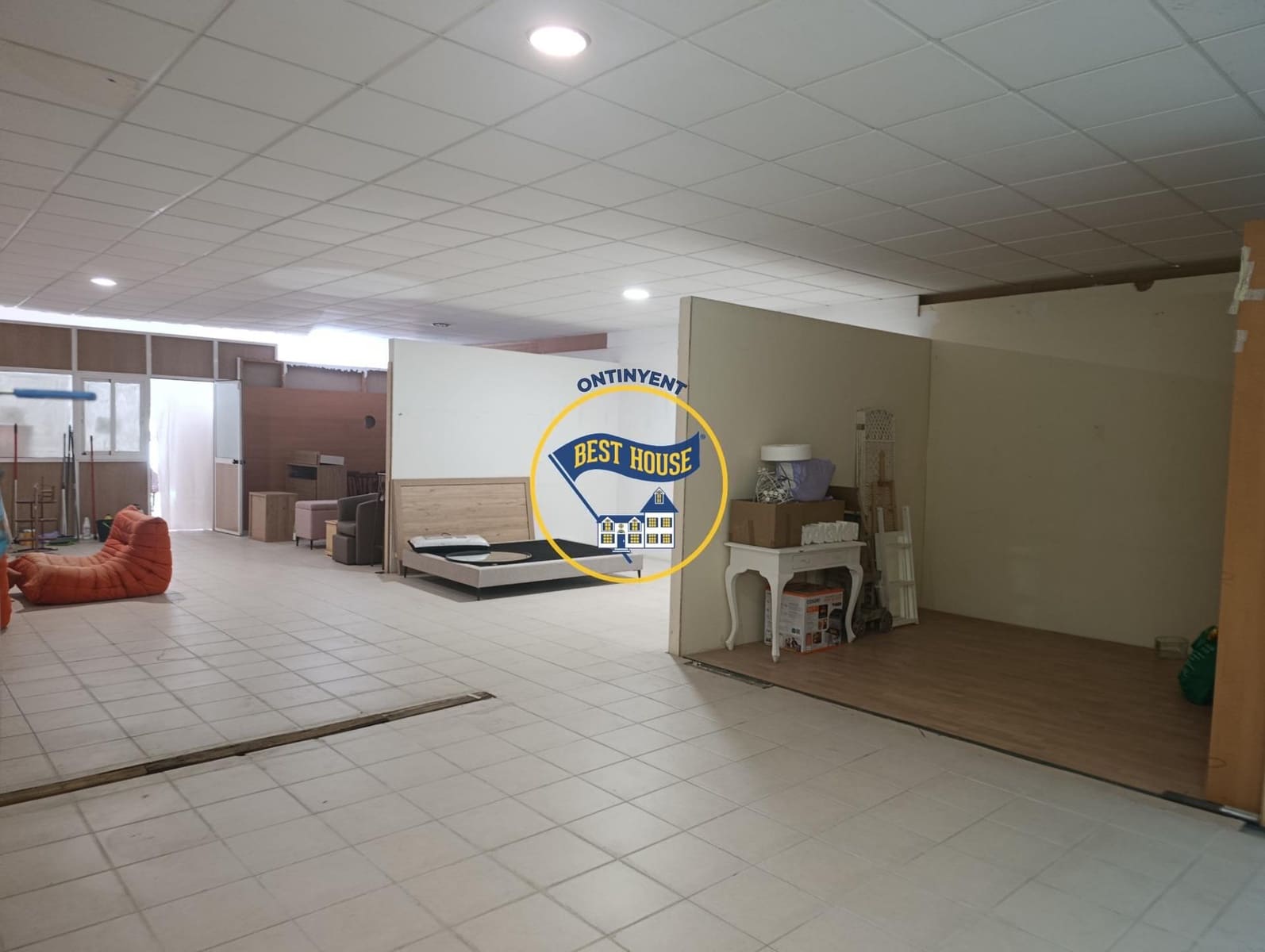 Ufficio da affittare in Muro de Alcoy con garage - 1.500 € (Rif: 10021099)