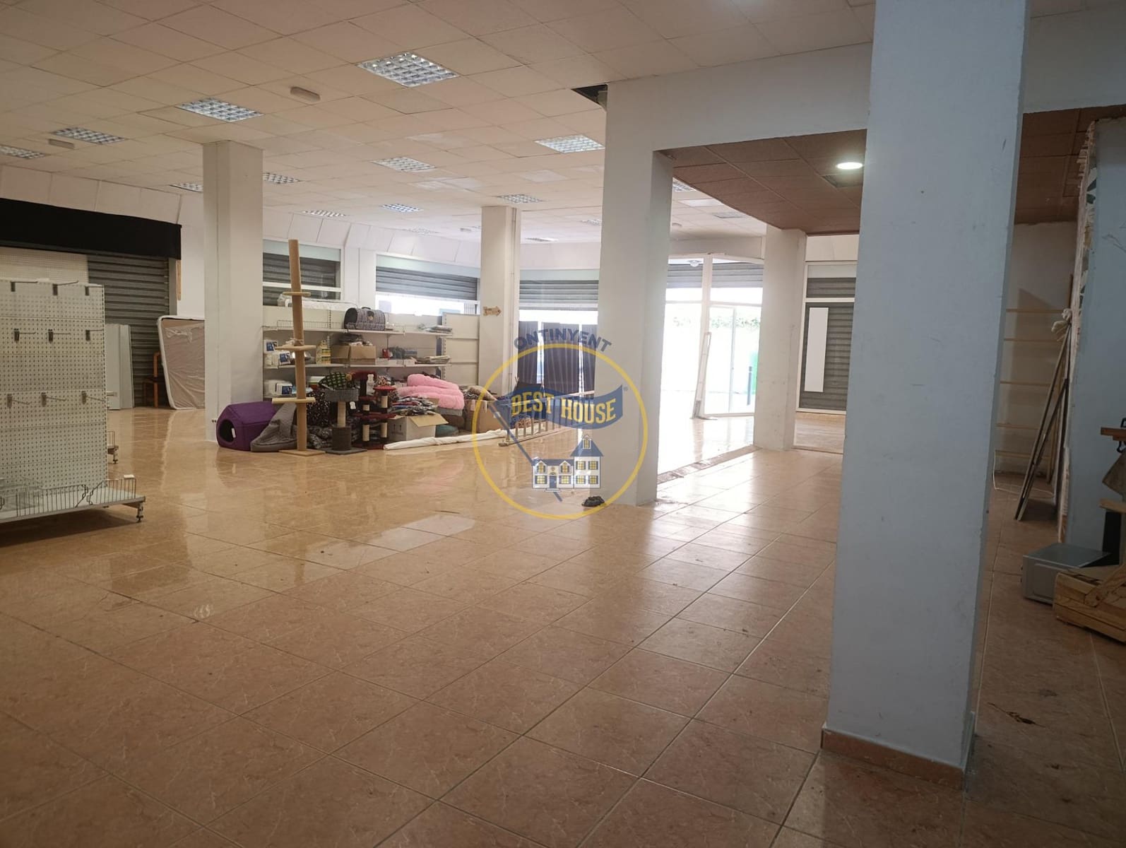 Kaupallinen myytävänä paikassa Ontinyent - 280 000 € (Ref: 10021100)