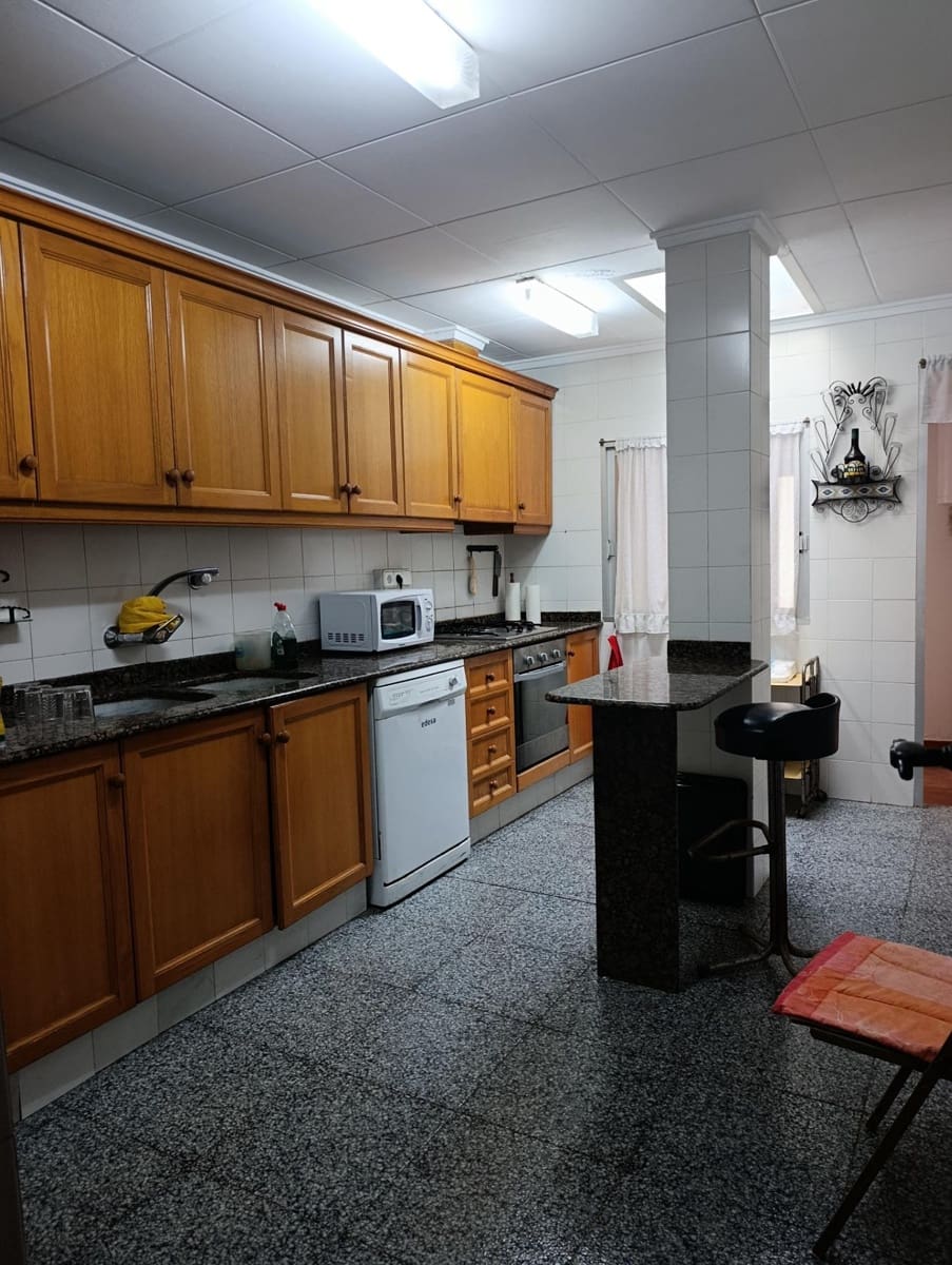 4 bedroom Villa for sale in Ontinyent with pool - € 250,000 (Ref: 10067864)