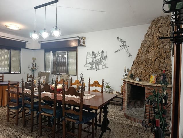 4 bedroom Villa for sale in Ontinyent with pool - € 250,000 (Ref: 10067864)