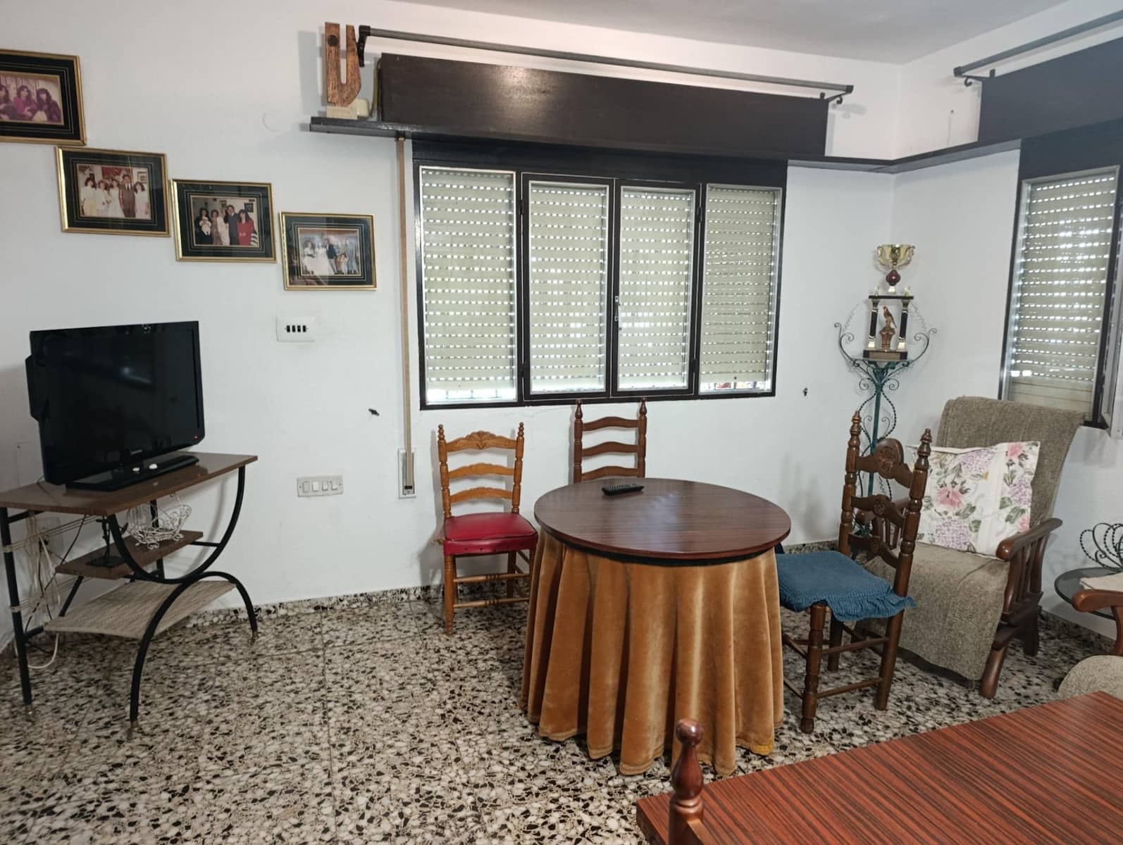 4 bedroom Villa for sale in Ontinyent with pool - € 250,000 (Ref: 10067864)