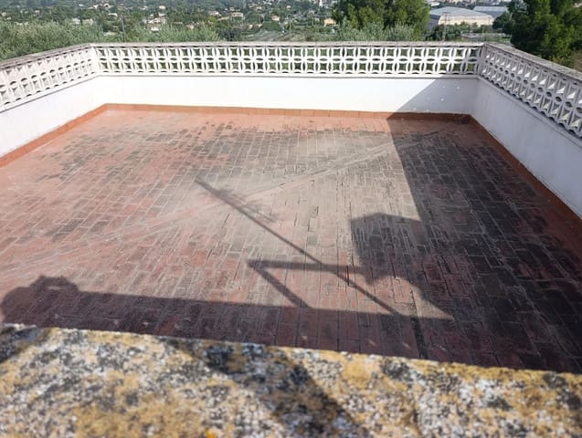 4 bedroom Villa for sale in Ontinyent with pool - € 250,000 (Ref: 10067864)