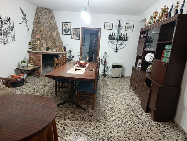 4 bedroom Villa for sale in Ontinyent with pool - € 250,000 (Ref: 10067864)