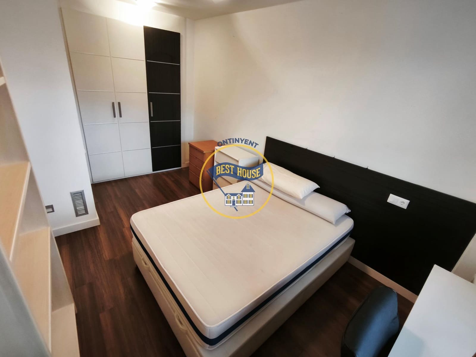 Piso de 3 habitaciones en Ontinyent en venta - 380.000 € (Ref: 10076611)