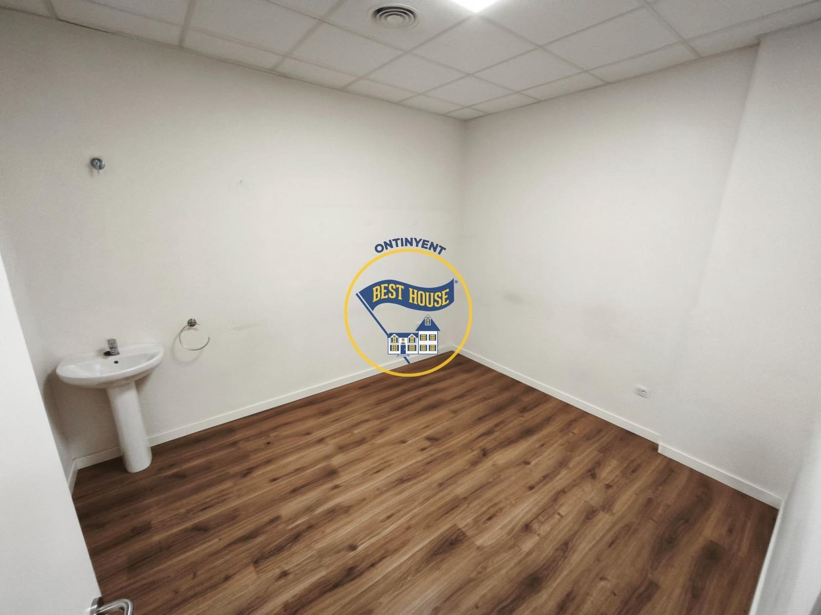 7 Zimmer Gewerbe zu vermieten in Ontinyent - 1.000 € (Ref: 10089619)