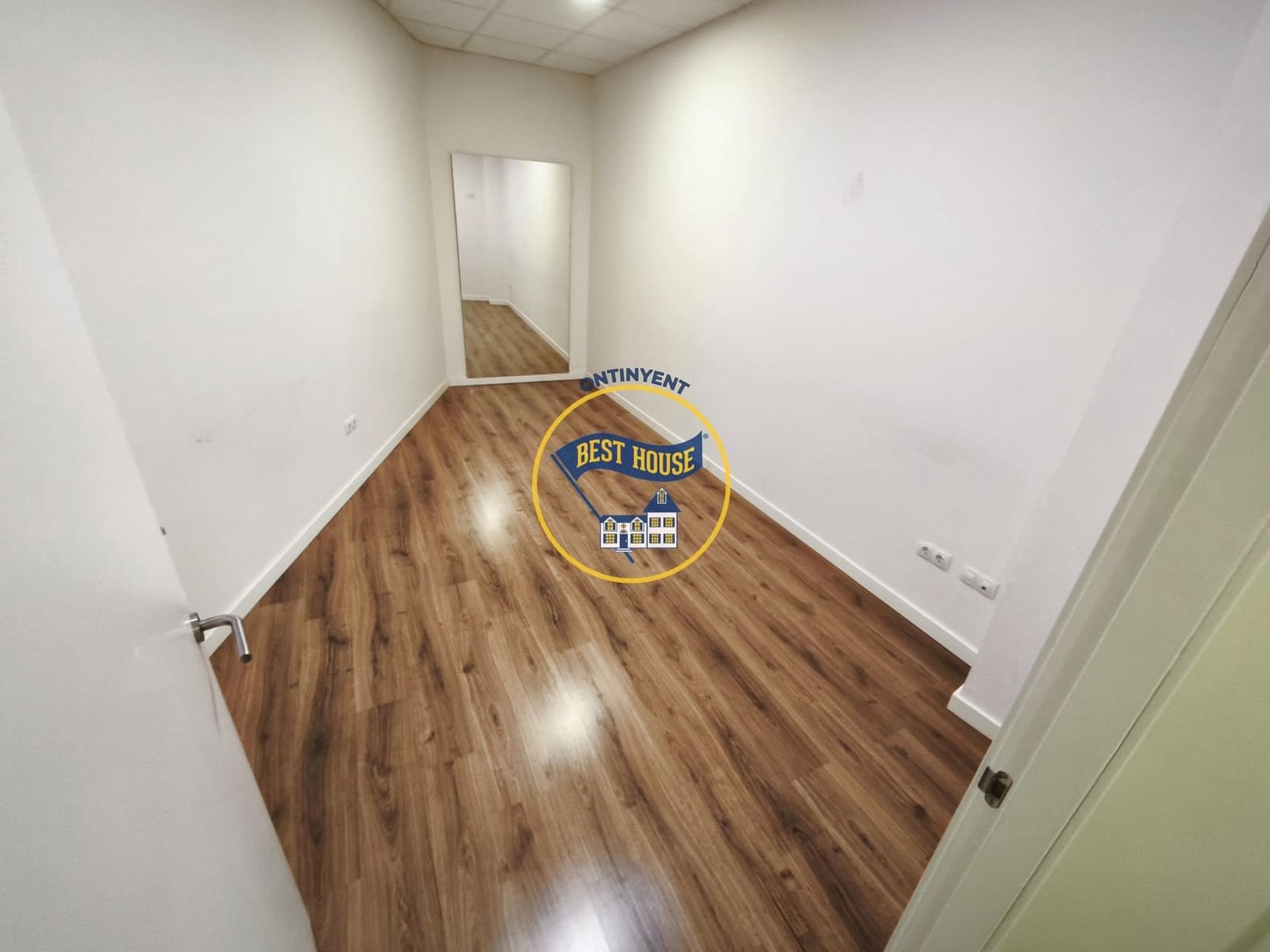 7 Zimmer Gewerbe zu vermieten in Ontinyent - 1.000 € (Ref: 10089619)