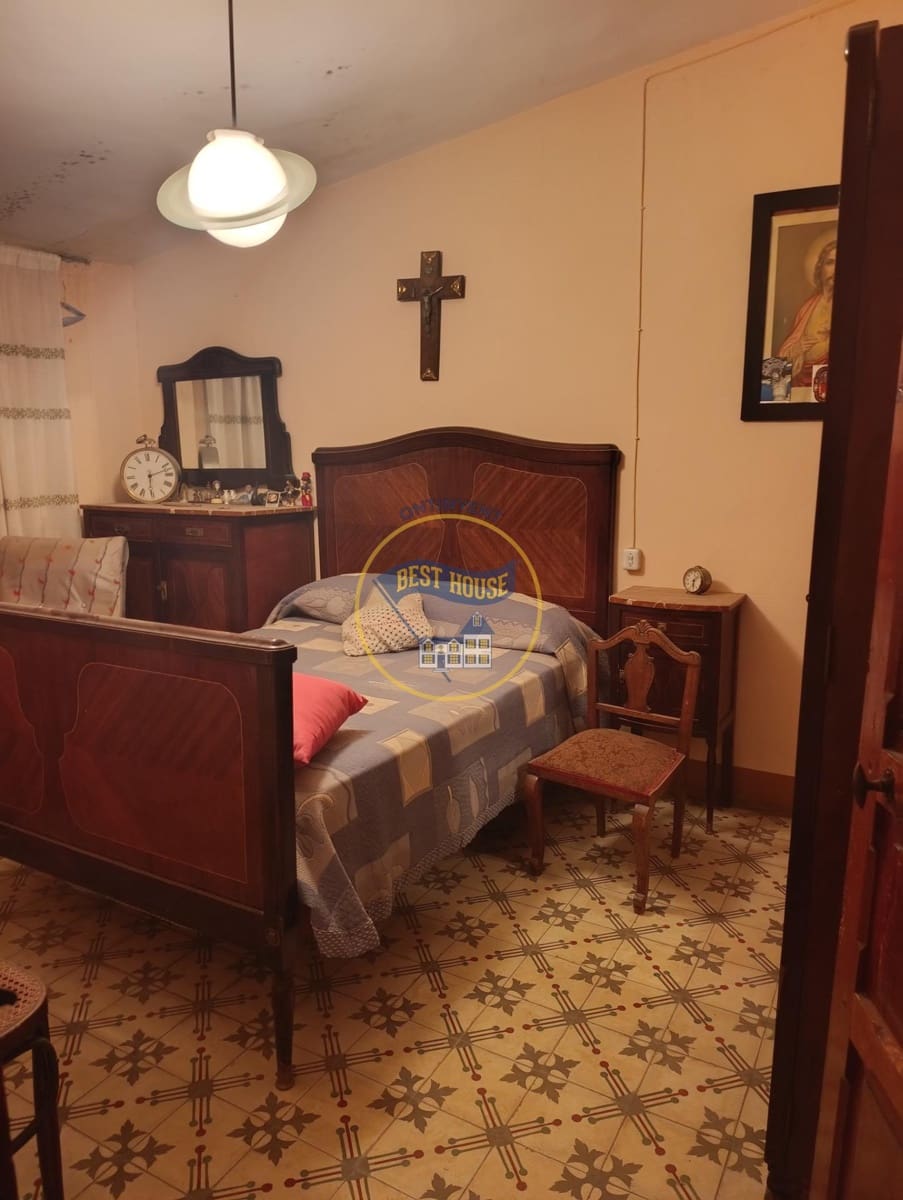 5 slaapkamer Huis te koop in Bocairent - € 70.000 (Ref: 10098338)