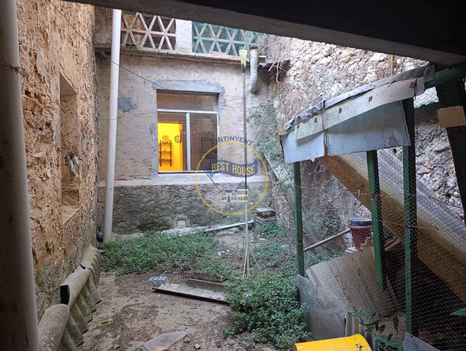 5 slaapkamer Huis te koop in Bocairent - € 70.000 (Ref: 10098338)