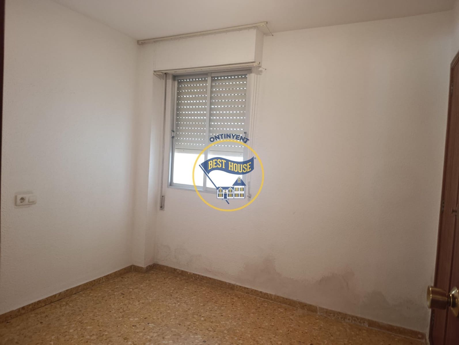5 soveværelse Lejlighed til salg i Ontinyent - € 180.000 (Ref: 10120118)