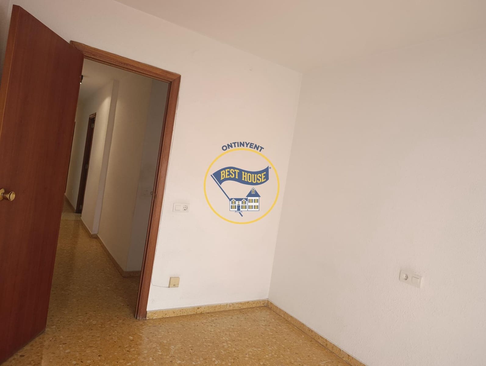 5 soveværelse Lejlighed til salg i Ontinyent - € 180.000 (Ref: 10120118)