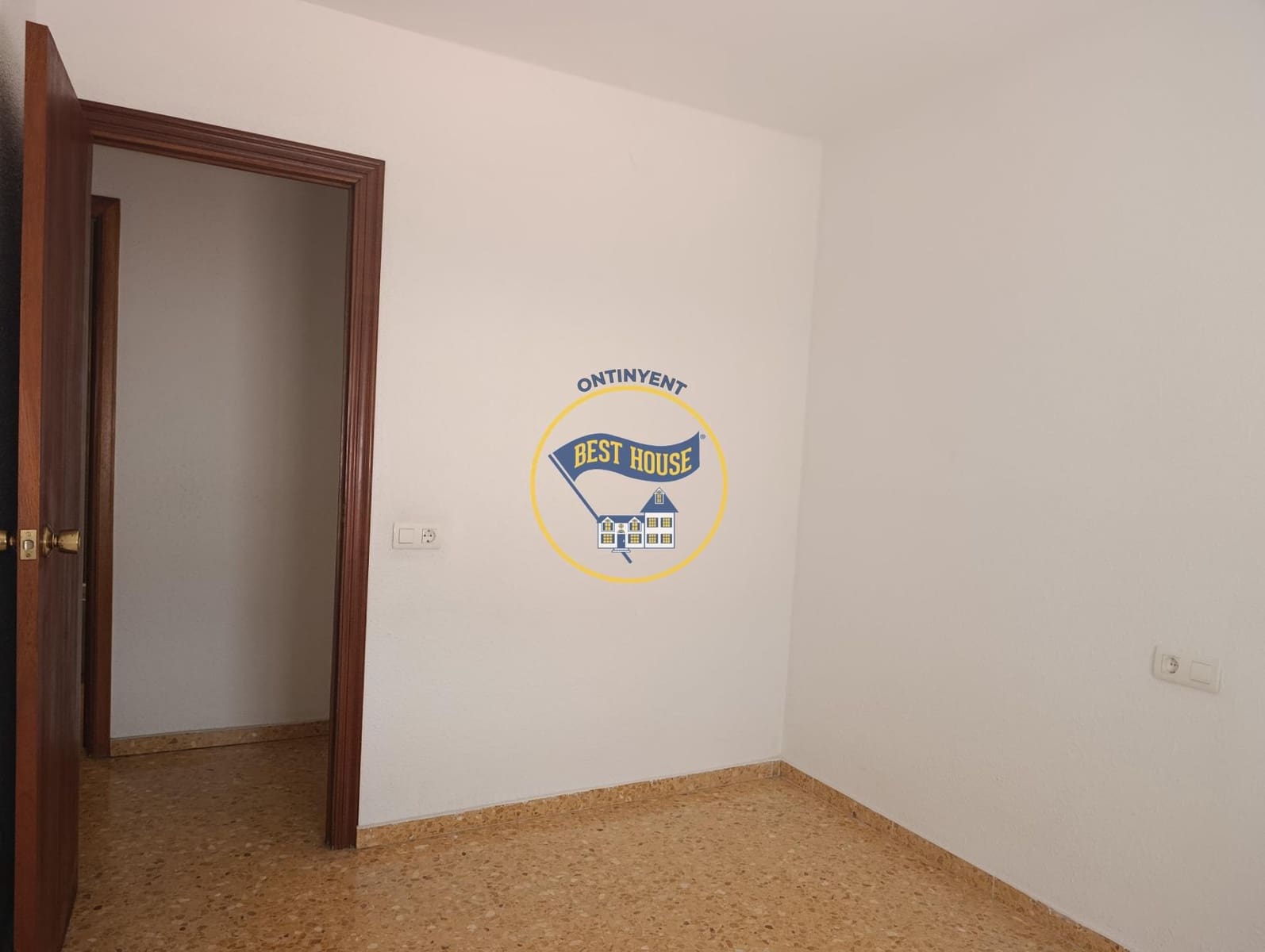 5 soveværelse Lejlighed til salg i Ontinyent - € 180.000 (Ref: 10120118)