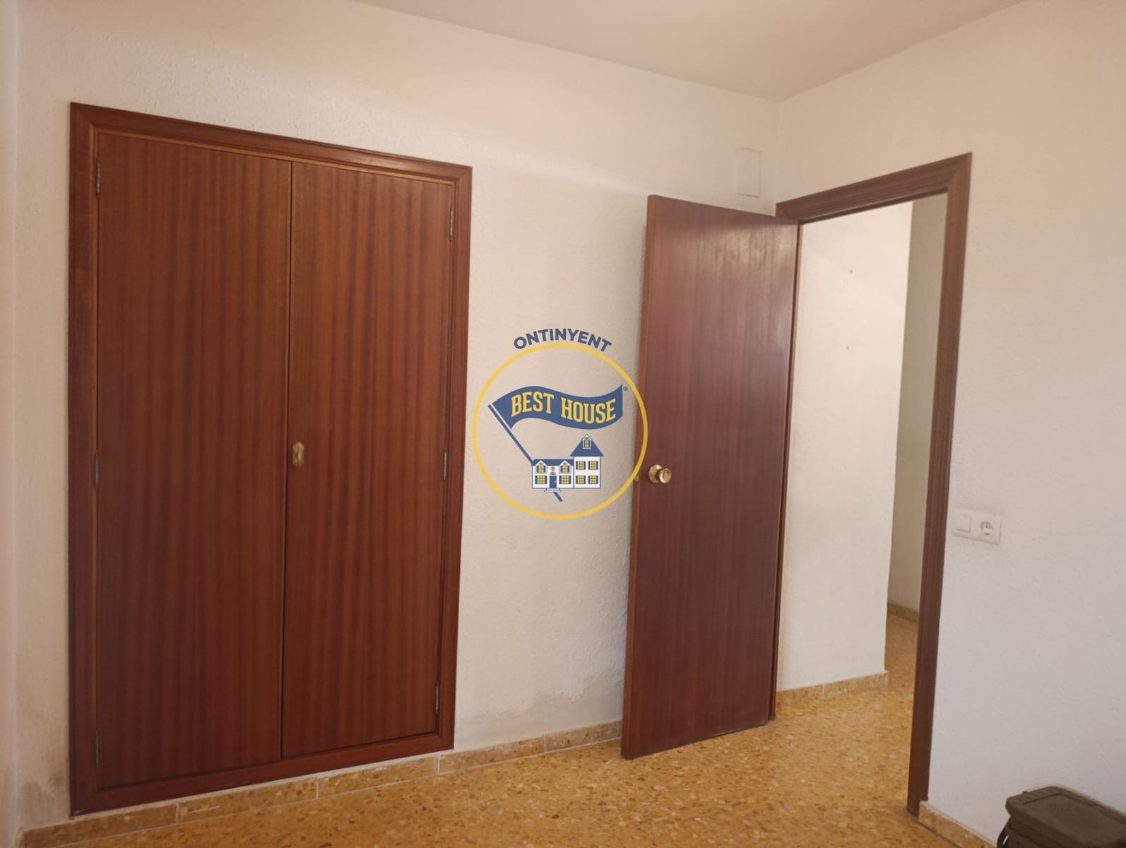 5 soveværelse Lejlighed til salg i Ontinyent - € 180.000 (Ref: 10120118)