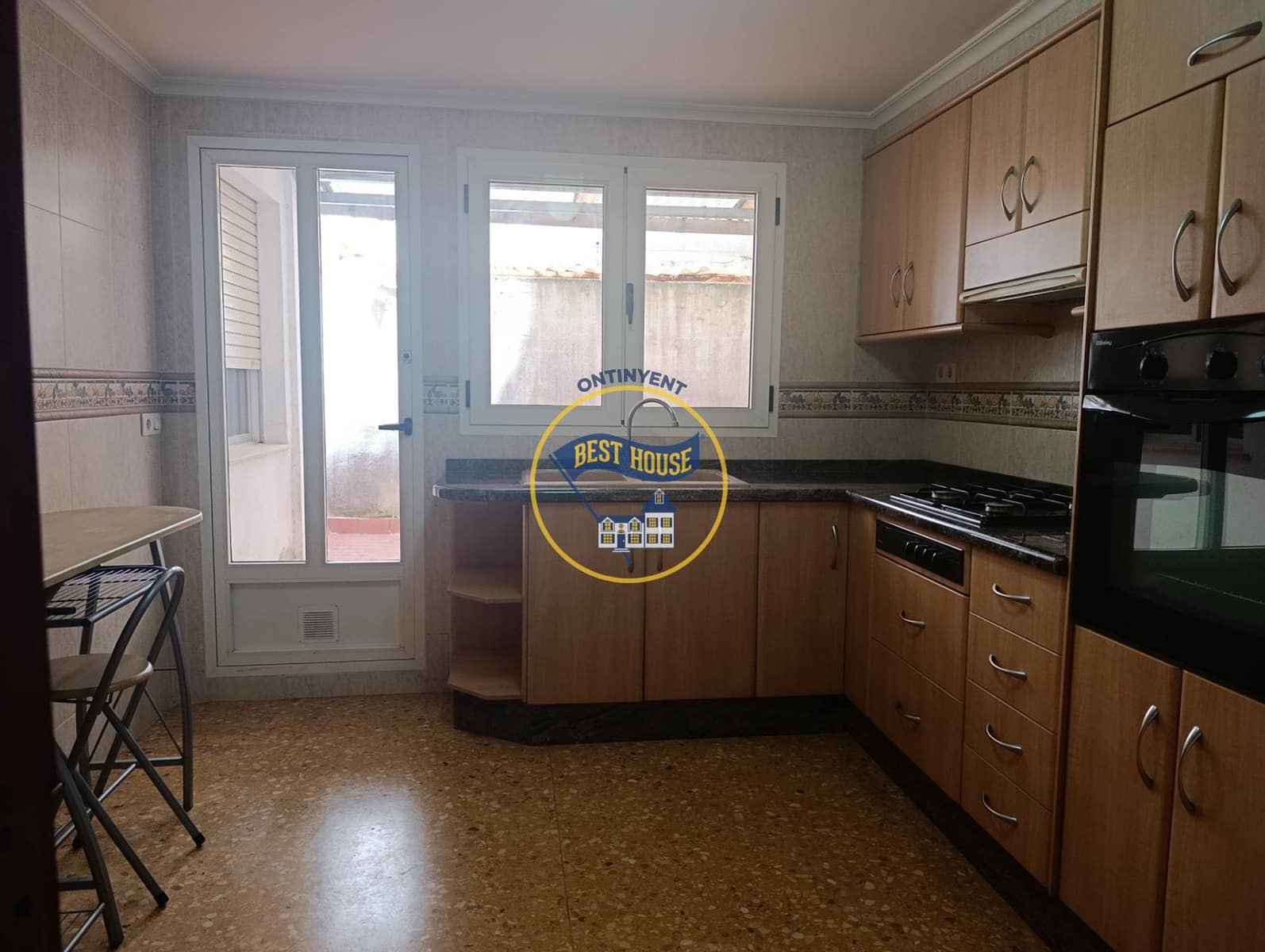 5 soveværelse Lejlighed til salg i Ontinyent - € 180.000 (Ref: 10120118)