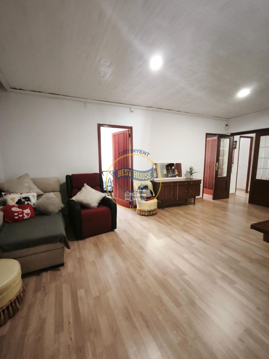 4 bedroom Flat for sale in L'Olleria - € 95,000 (Ref: 10120119)