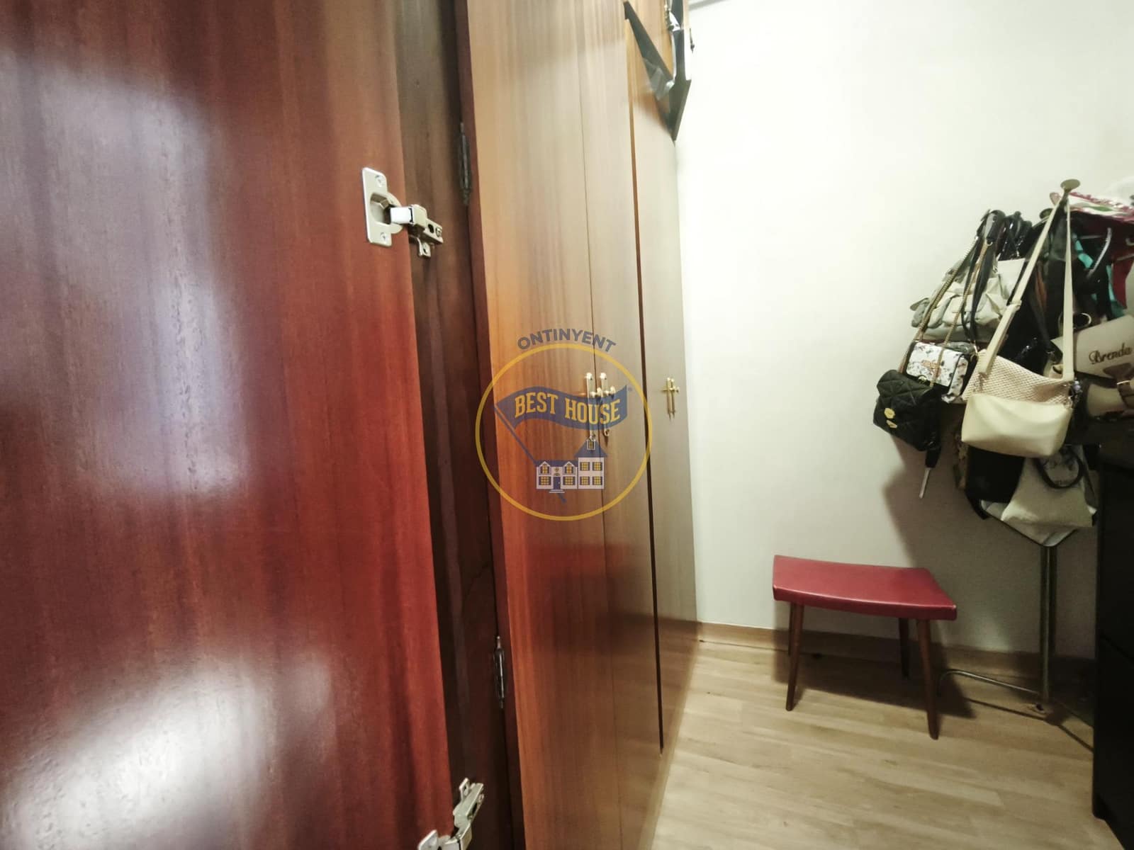 4 bedroom Flat for sale in L'Olleria - € 95,000 (Ref: 10120119)