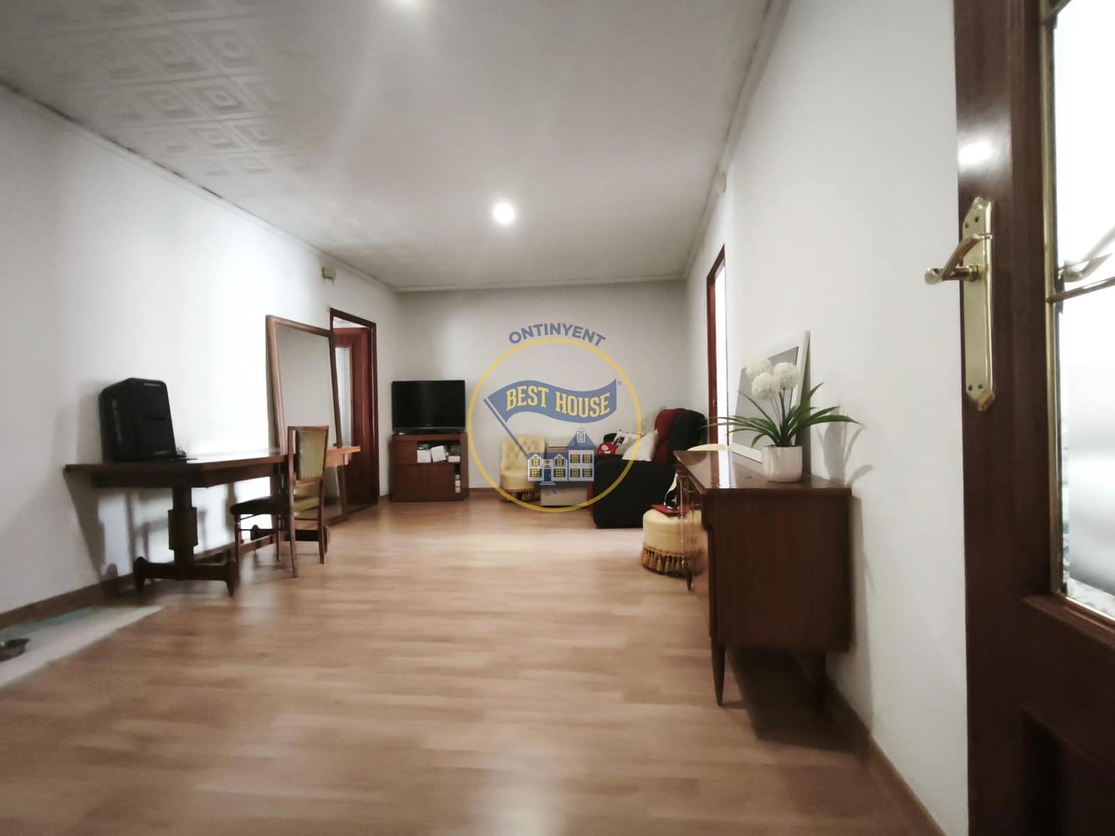 4 bedroom Flat for sale in L'Olleria - € 95,000 (Ref: 10120119)