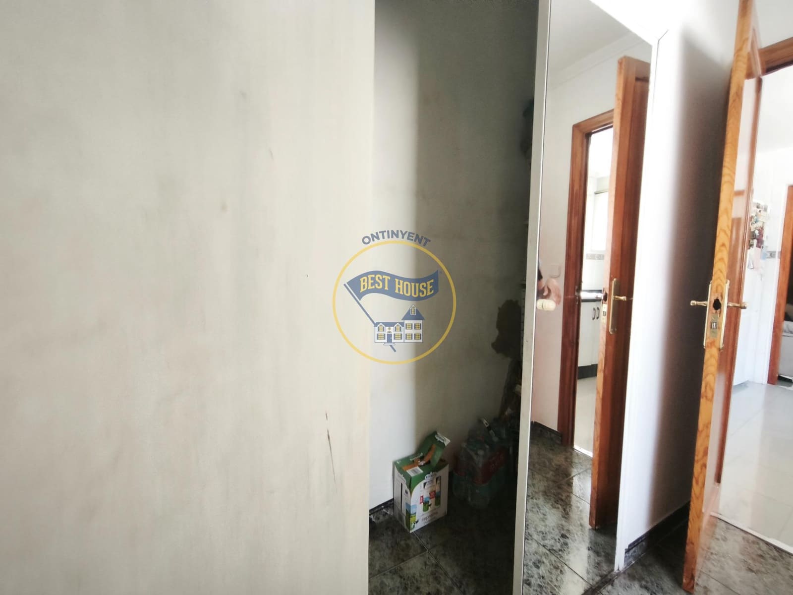 4 bedroom Flat for sale in L'Olleria - € 95,000 (Ref: 10120119)