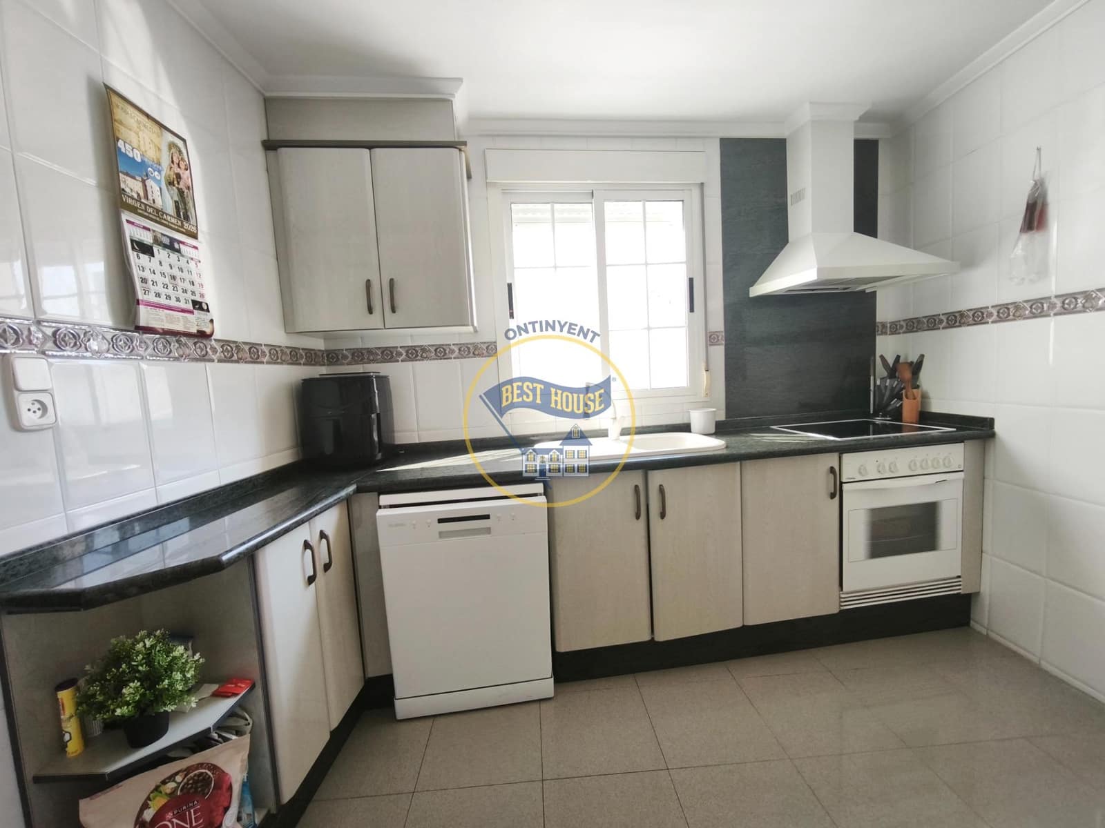 4 bedroom Flat for sale in L'Olleria - € 95,000 (Ref: 10120119)