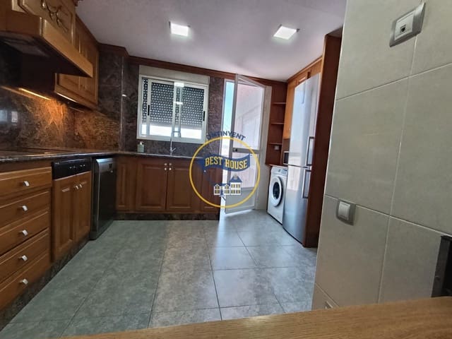 4 sovrum Lägenhet till salu i Ontinyent med garage - 190 000 € (Ref: 10120122)