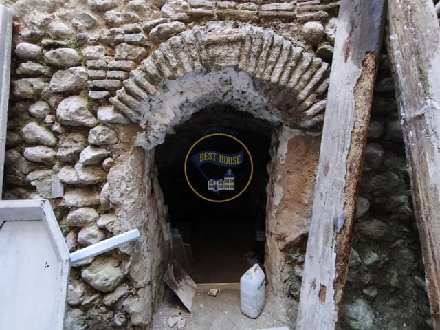 4 slaapkamer Huis te koop in Ontinyent - € 80.000 (Ref: 10120127)