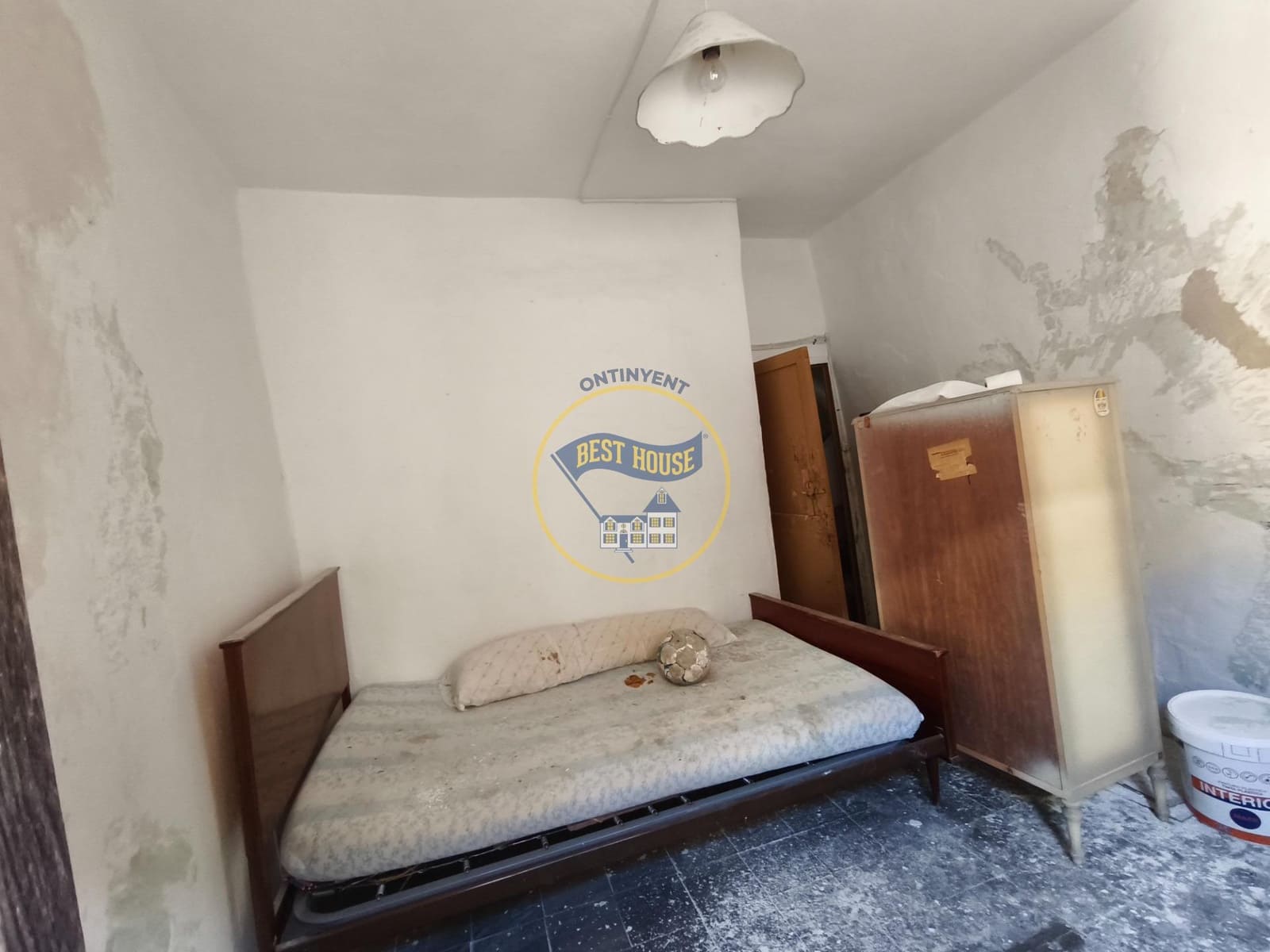 4 slaapkamer Huis te koop in Ontinyent - € 80.000 (Ref: 10120127)
