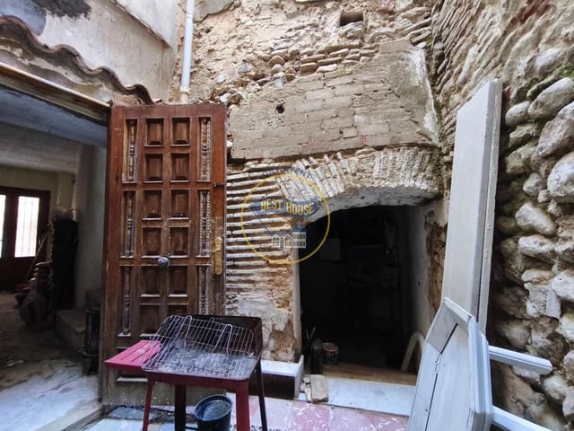 4 slaapkamer Huis te koop in Ontinyent - € 80.000 (Ref: 10120127)