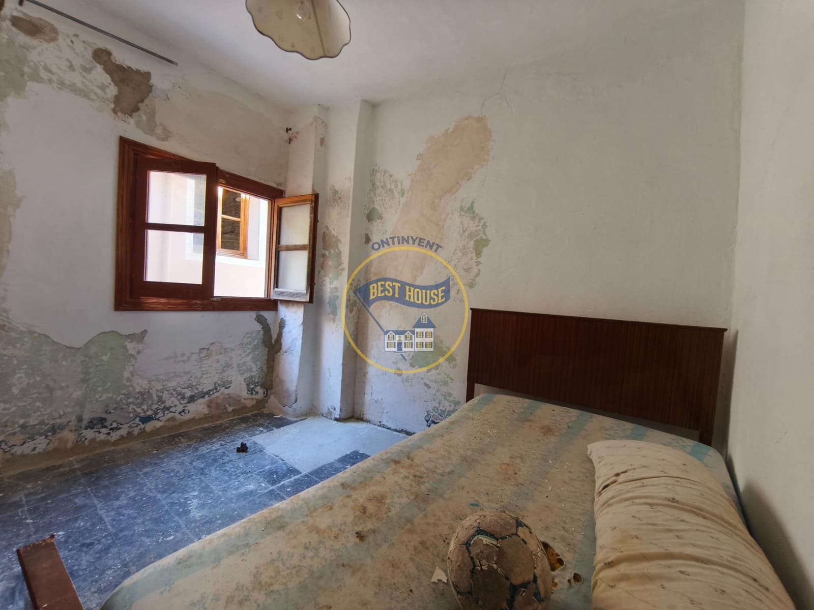 4 slaapkamer Huis te koop in Ontinyent - € 80.000 (Ref: 10120127)