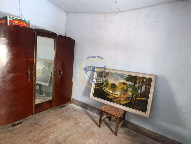 4 bedroom Townhouse for sale in Bocairent - € 58,000 (Ref: 10120128)